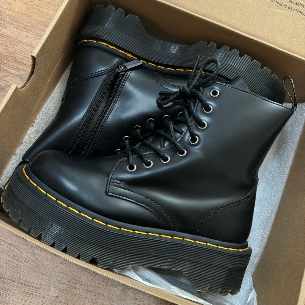 Dr. Marten Jadon boots